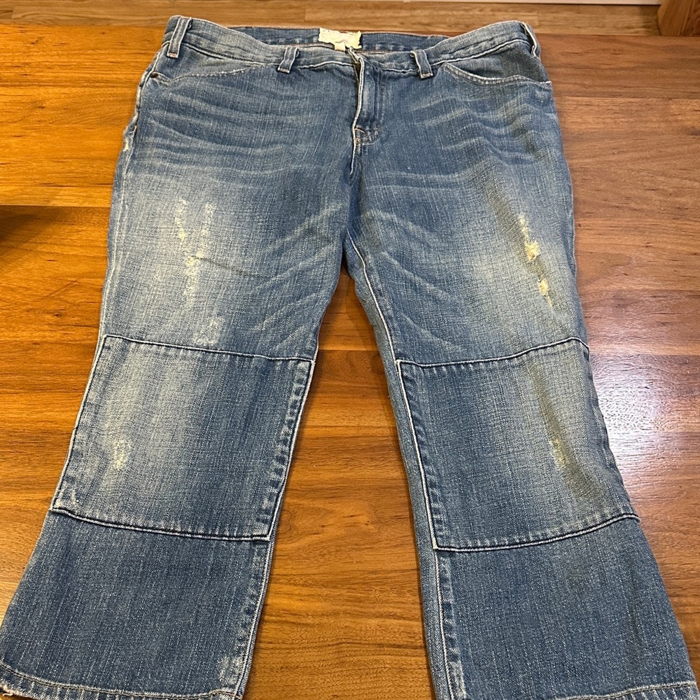 Current/Elliott “The Bootcut Cropped” Distressed Blue Cropprd  Jeans